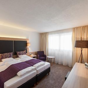 Pokój z łóżkiem king-size